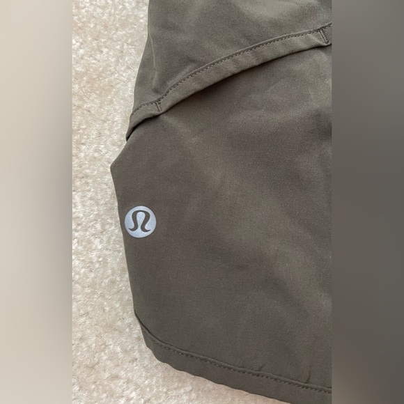 Lululemon Athletica Green Shorts - Size: 10 - Picture 5 of 9